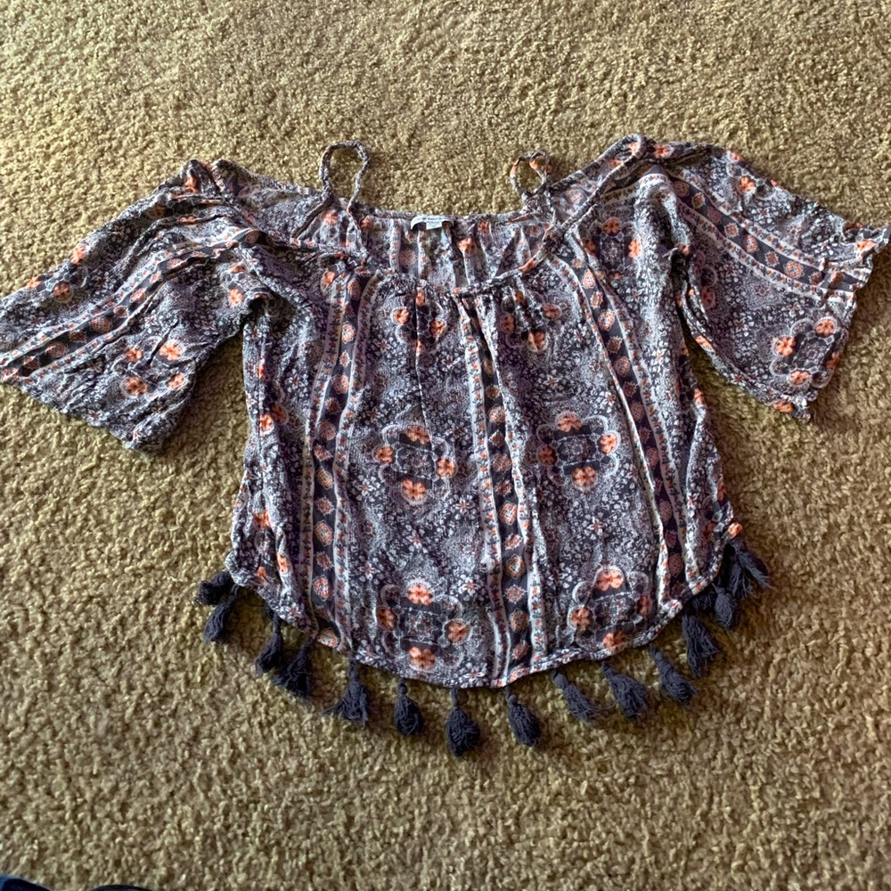 American Eagle Shoulder-less Top